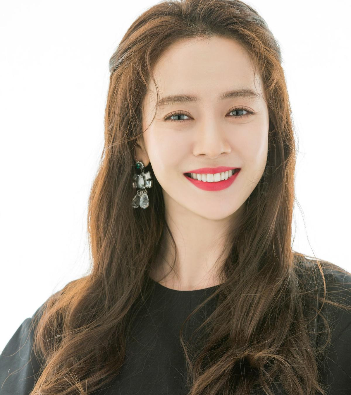 Song Ji Hyo sẽ ế tận 14 năm trong phim mới của đạo diễn 'Được làm hoàng hậu'? Ảnh 1