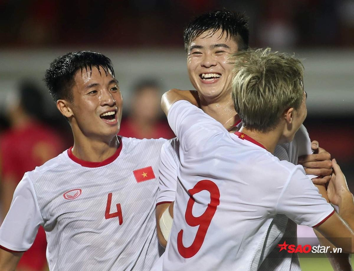 Việt Nam đè bẹp Indonesia 3-1: Ngả mũ trước HLV Park Hang Seo! Ảnh 1