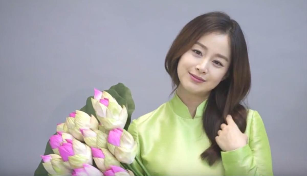 Diện áo dài: Tăng Thanh Hà, Thu Thảo đẹp hút hồn, nhưng nhận cơn mưa lời khen lại là Kim Tae Hee Ảnh 19