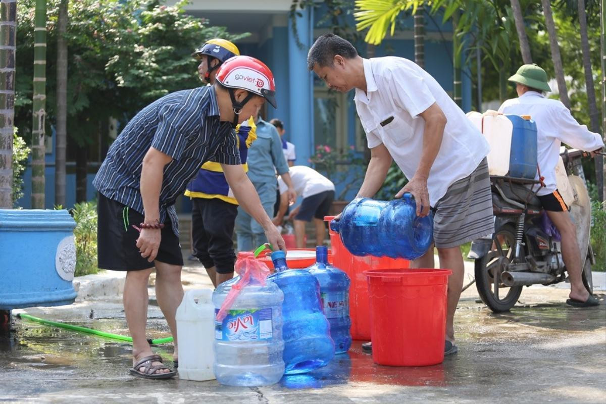 Công ty nước sông Đà cấp nước sạch trở lại cho 70.000 hộ dân Hà Nội Ảnh 2