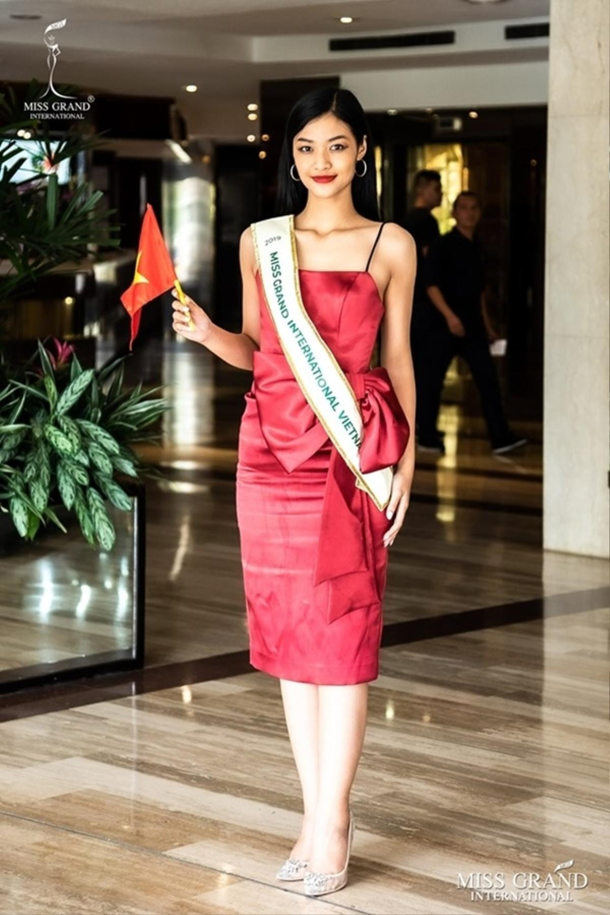 Kiều Loan lộ chân to và ngắn, fan nghi ngờ nhiếp ảnh gia chụp hình 'không có tâm' ở Miss Grand International Ảnh 9