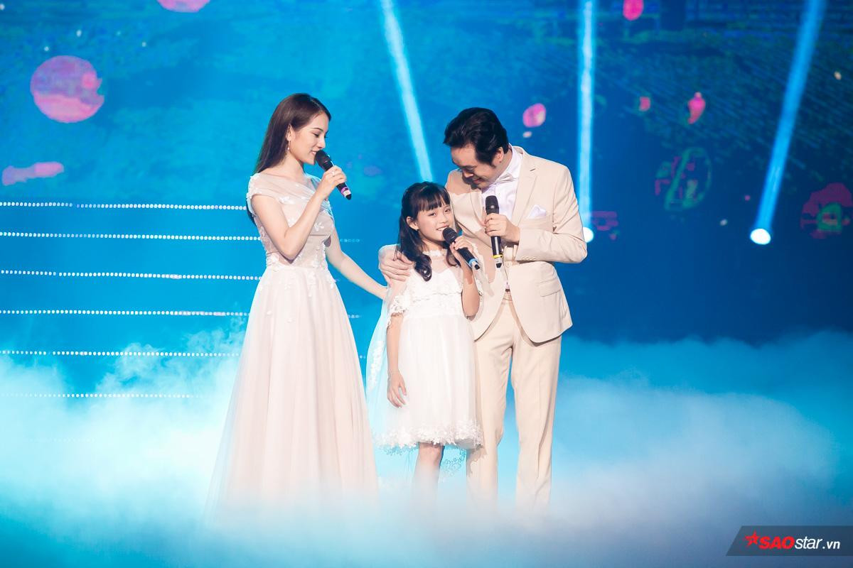 HLV Dương Khắc Linh - Phạm Quỳnh Anh - Dương Cầm cùng dàn thí sinh 'The Voice Kids 2019' hội ngộ trên sân khấu đêm nhạc ý nghĩa tại Hà Thành Ảnh 9