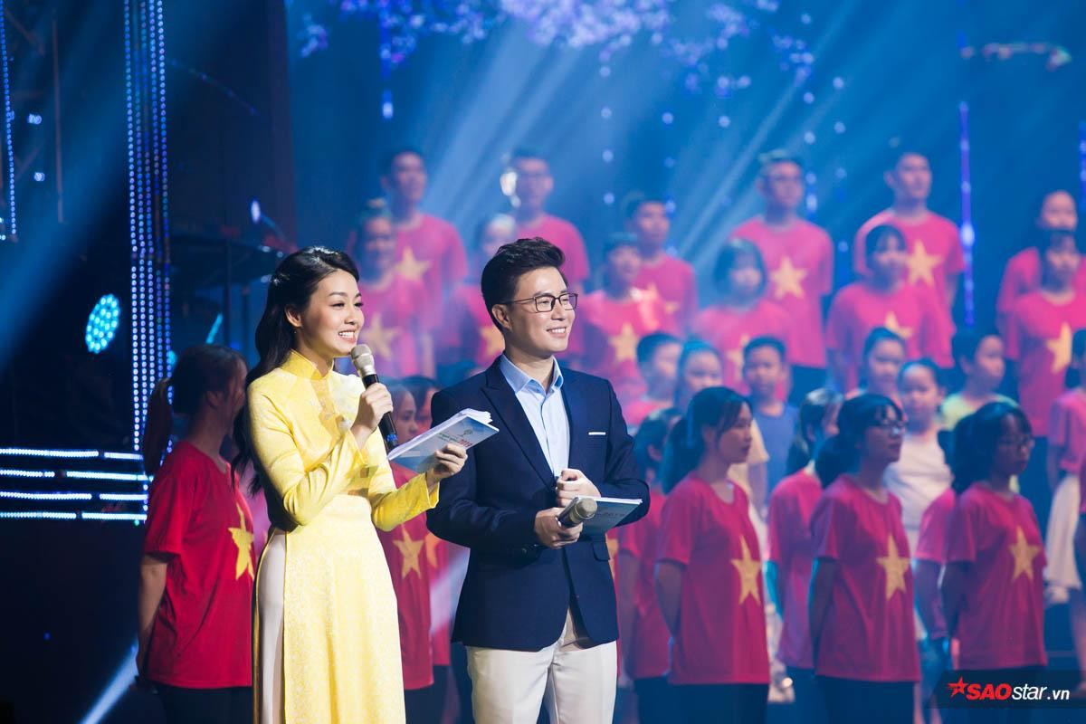 HLV Dương Khắc Linh - Phạm Quỳnh Anh - Dương Cầm cùng dàn thí sinh 'The Voice Kids 2019' hội ngộ trên sân khấu đêm nhạc ý nghĩa tại Hà Thành Ảnh 15