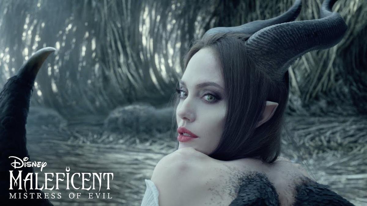 'Maleficent 2': Tiên Hắc Ám Angelina Jolie trở lại trong cuộc đại chiến thông gia Ảnh 3