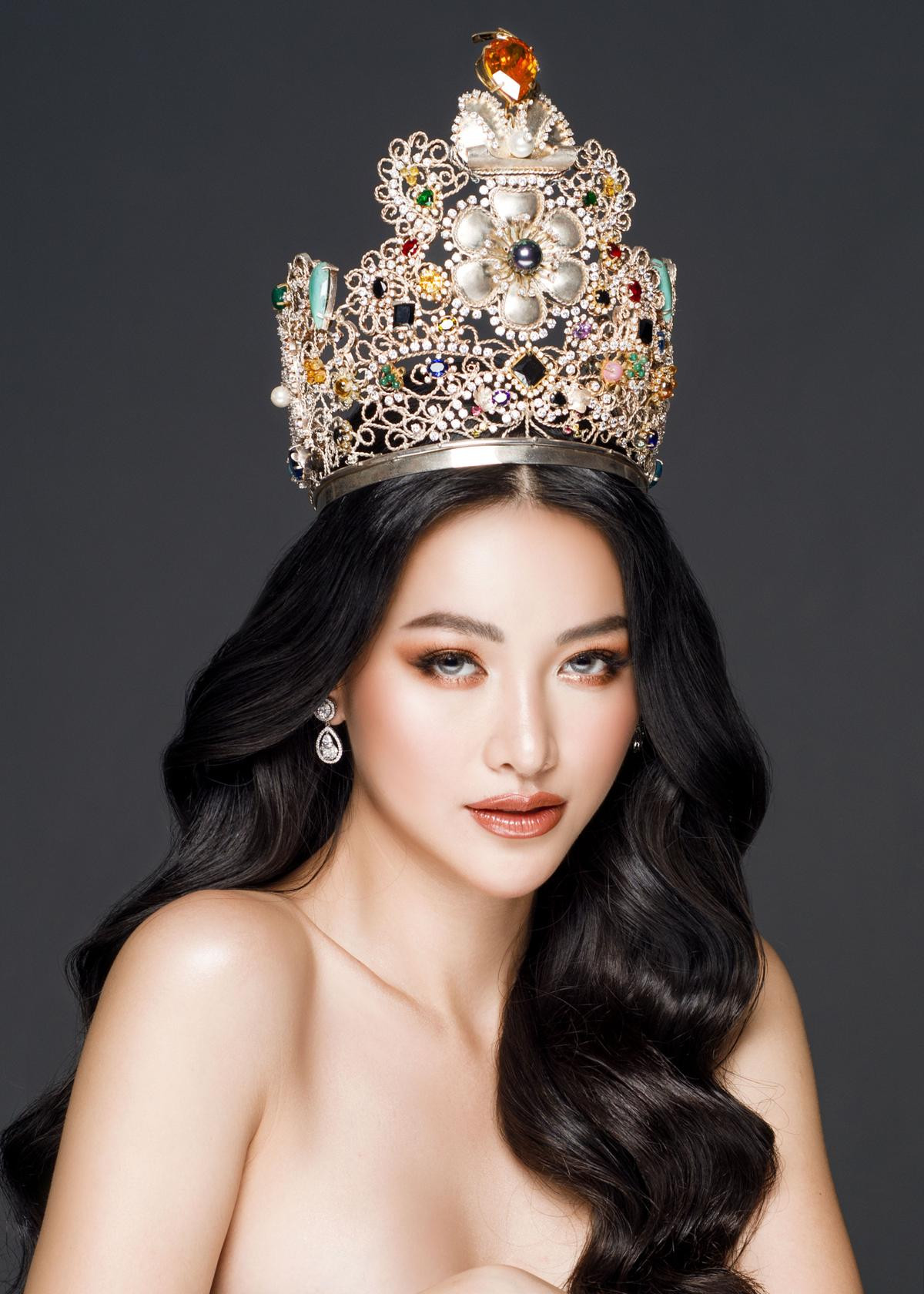 Phương Khánh đẹp mê hoặc, khoe thần thái 'nữ hoàng' trước khi kết thúc nhiệm kỳ Miss Earth Ảnh 7