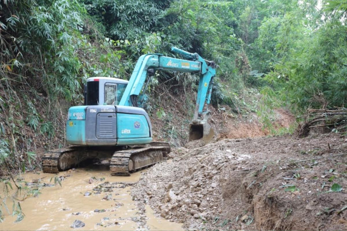 Hai nghi phạm khai lái xe tải chở 10m3 chất dầu thải đổ trộm gây ô nhiễm nguồn nước sông Đà Ảnh 2