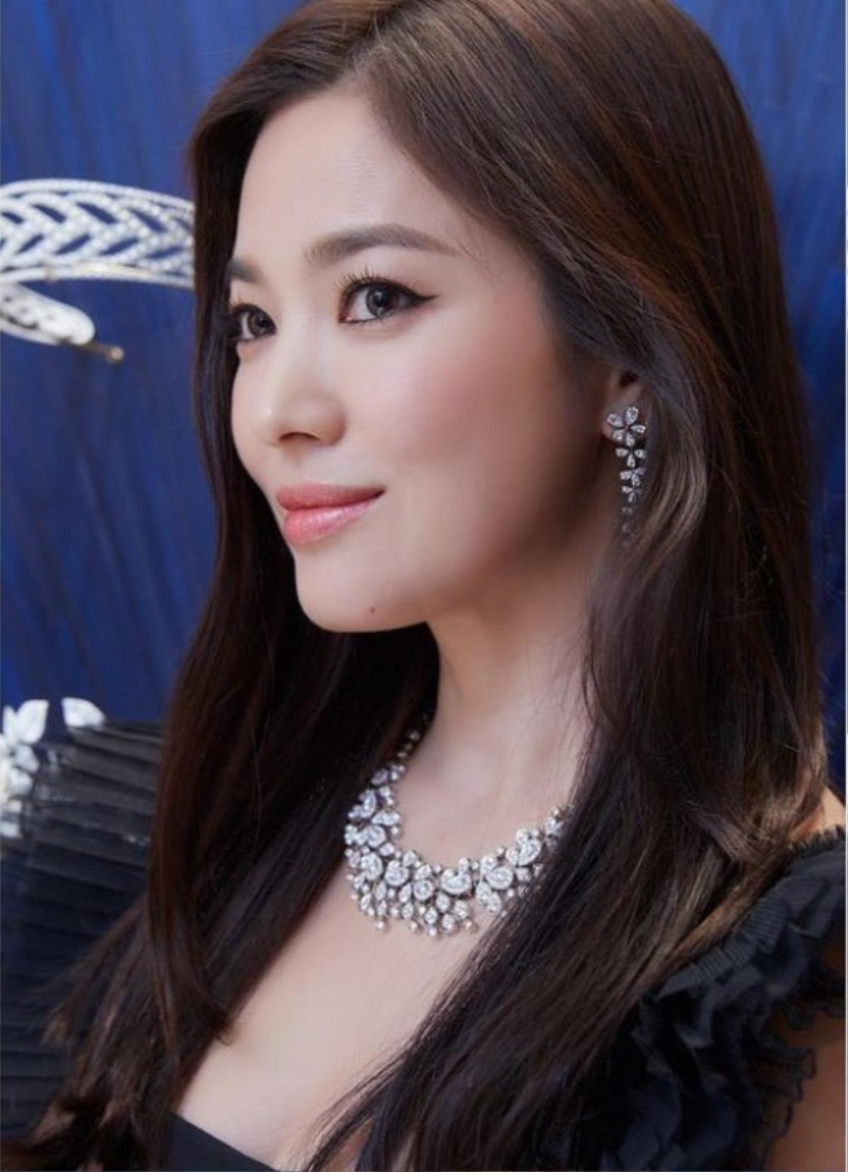 Ngộp thở trước vẻ đẹp của Song Hye Kyo: Dự sự kiện đầu tiên tại Hàn hậu ly hôn Song Joong Ki! Ảnh 4