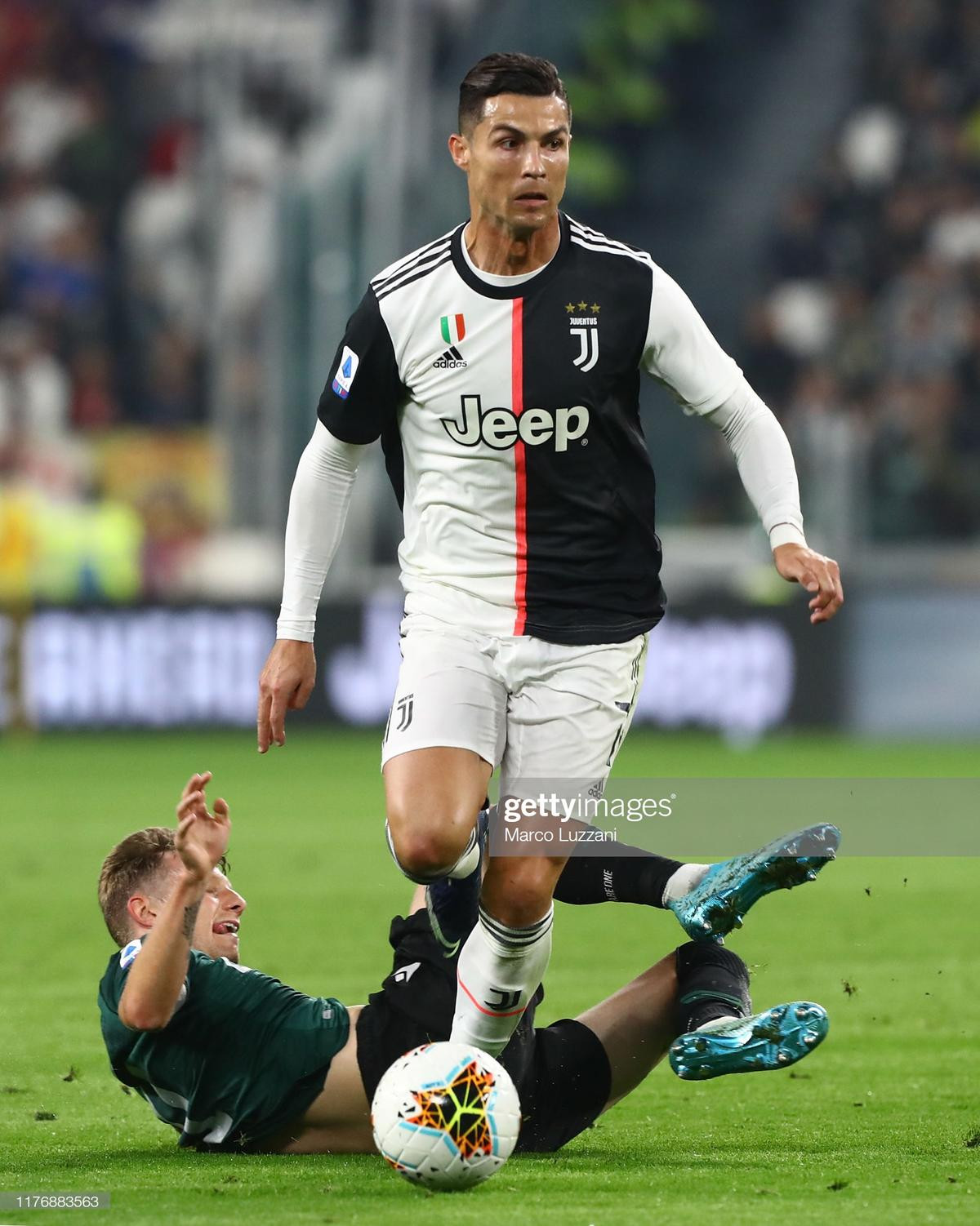 Ronaldo ghi bàn thứ 701, Juventus nối dài mạch chiến thắng Ảnh 1