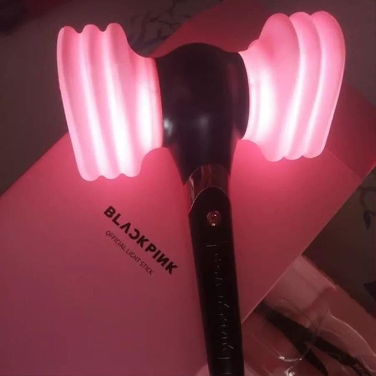 Ngắm 'sương sương' 10 chiếc lighstick 'sáng mặt ăn tiền' của 10 nhóm nhạc K-Pop Ảnh 4