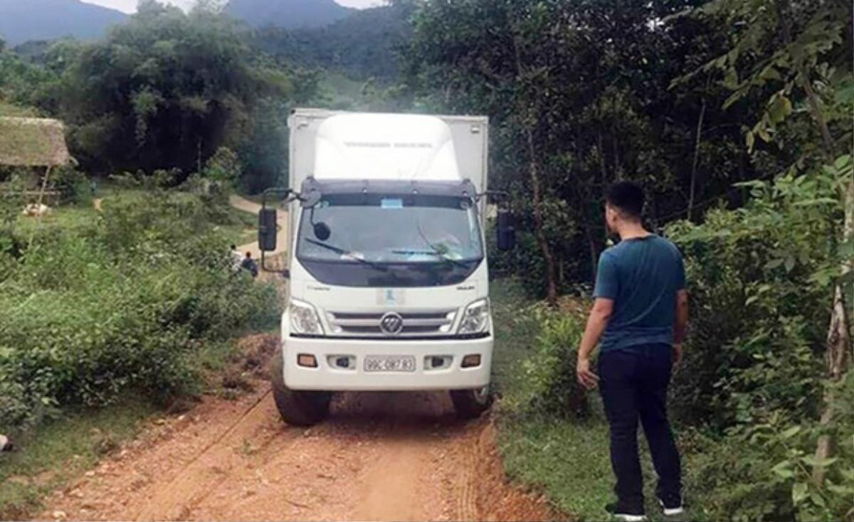 Sốc: Dầu bẩn đổ vào nước sạch sông Đà được dùng để… bẫy chuột! Ảnh 3