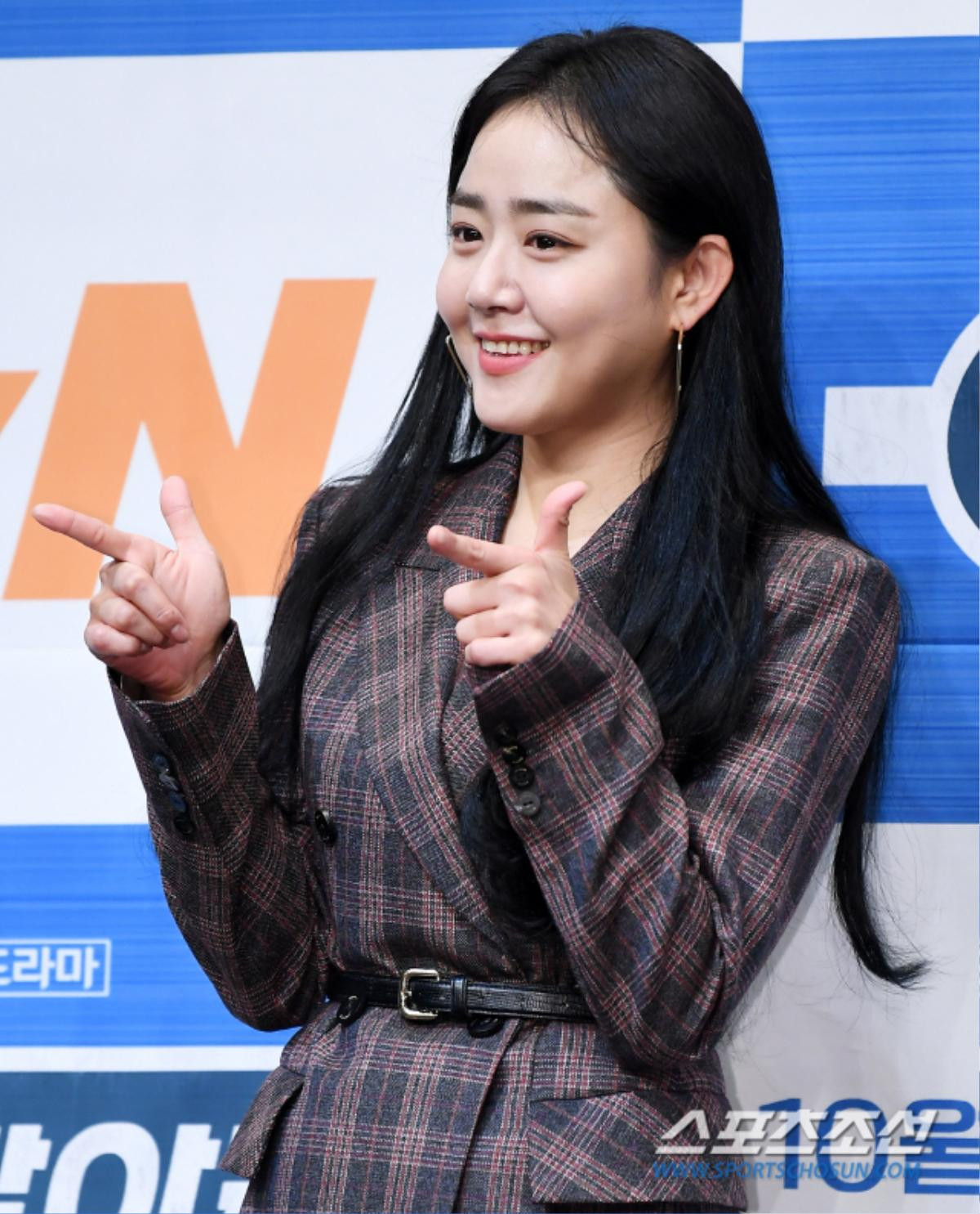 Sau khi hoãn lịch vì tang lễ Sulli, Moon Geun Young - Kim Sun Ho đẹp đôi tại họp báo 'Catch The Ghost' Ảnh 6