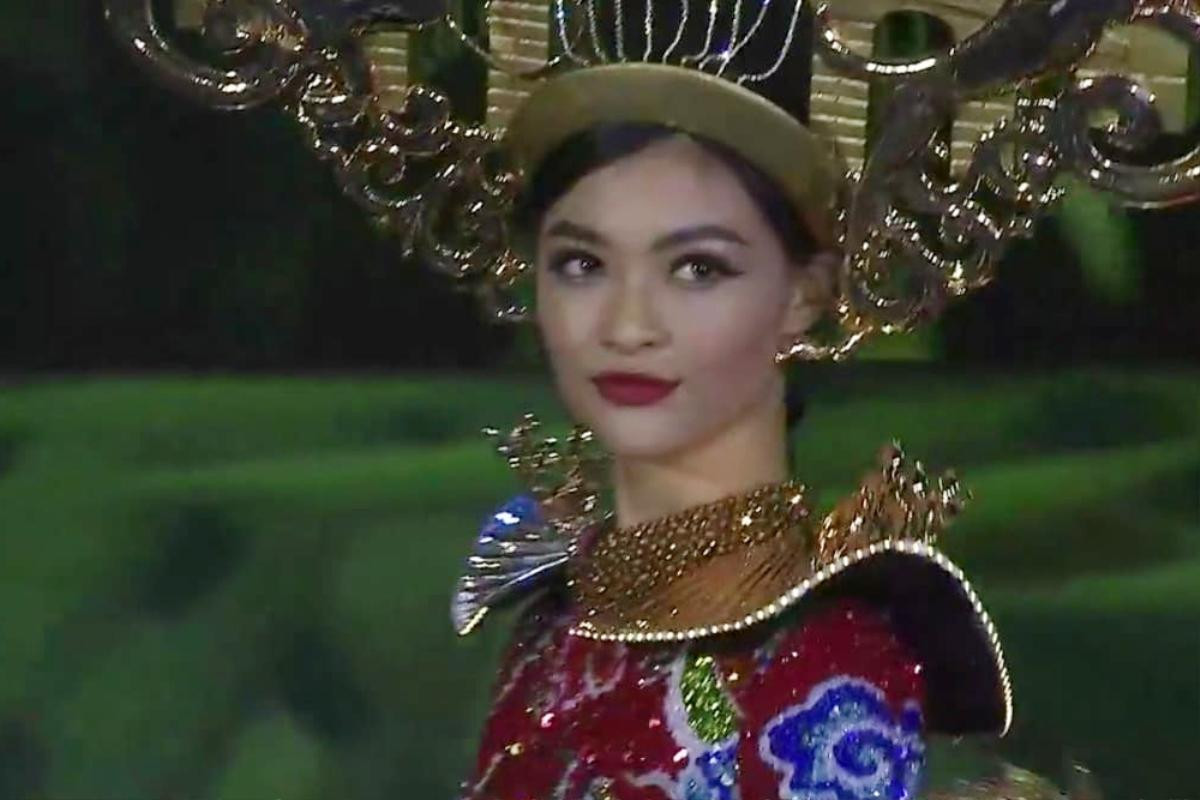 Miss Grand tắt đèn cho Vedette Kiều Loan diễn National Costume Huyền đăng hội: Tỏa sáng rực rỡ! Ảnh 1