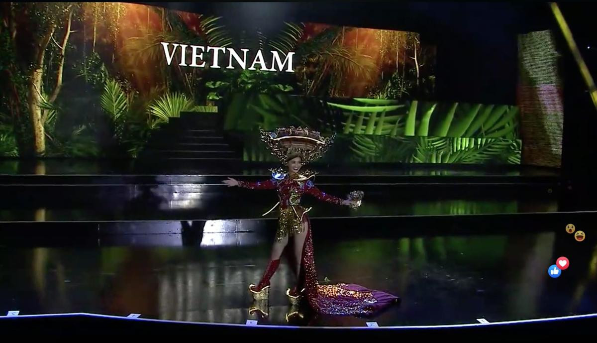 Miss Grand tắt đèn cho Vedette Kiều Loan diễn National Costume Huyền đăng hội: Tỏa sáng rực rỡ! Ảnh 7