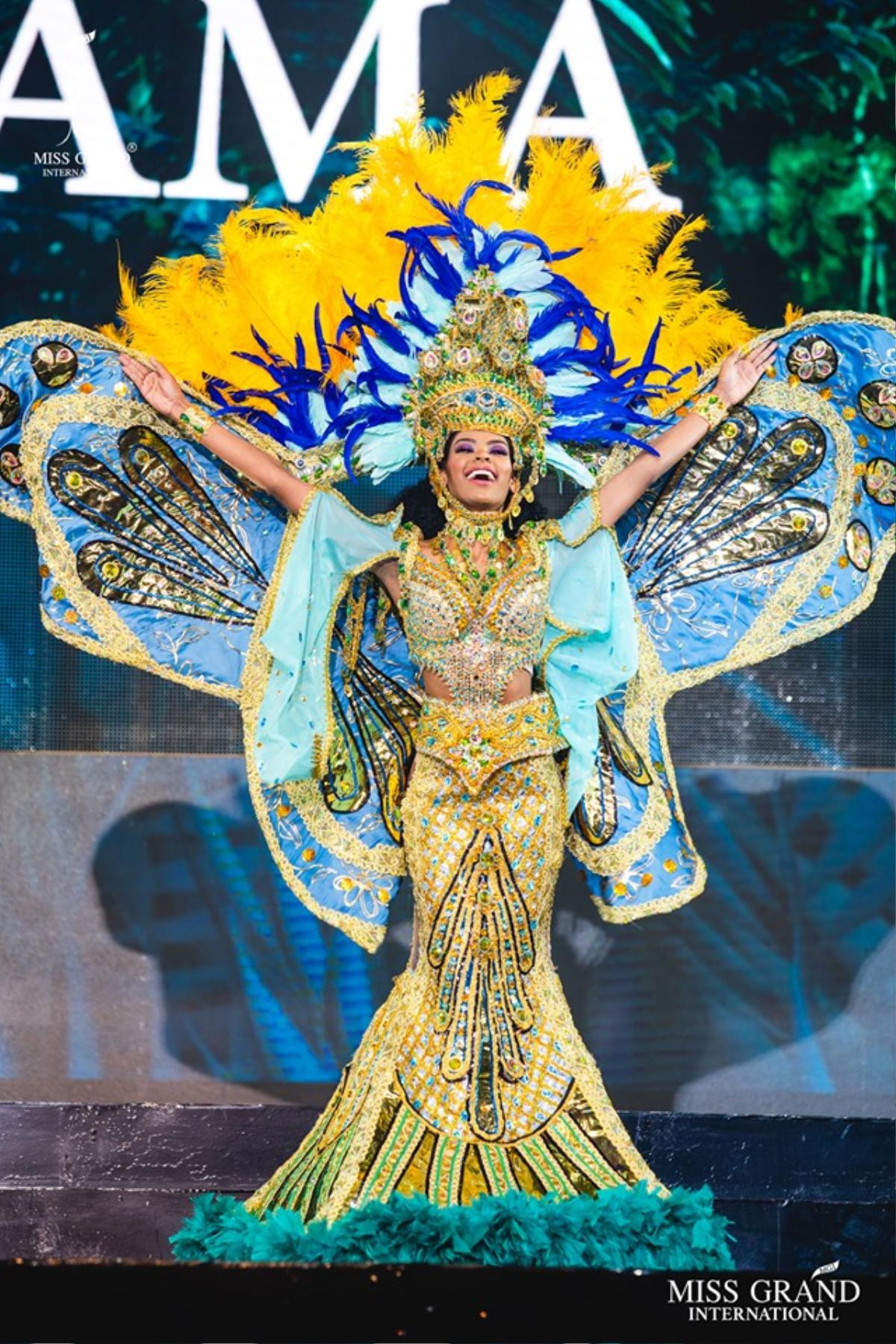 Top 10 National Costume hoành tráng nhất Miss Grand 2019: Kiều Loan 'kèn cựa' Thái Lan - Peru? Ảnh 8