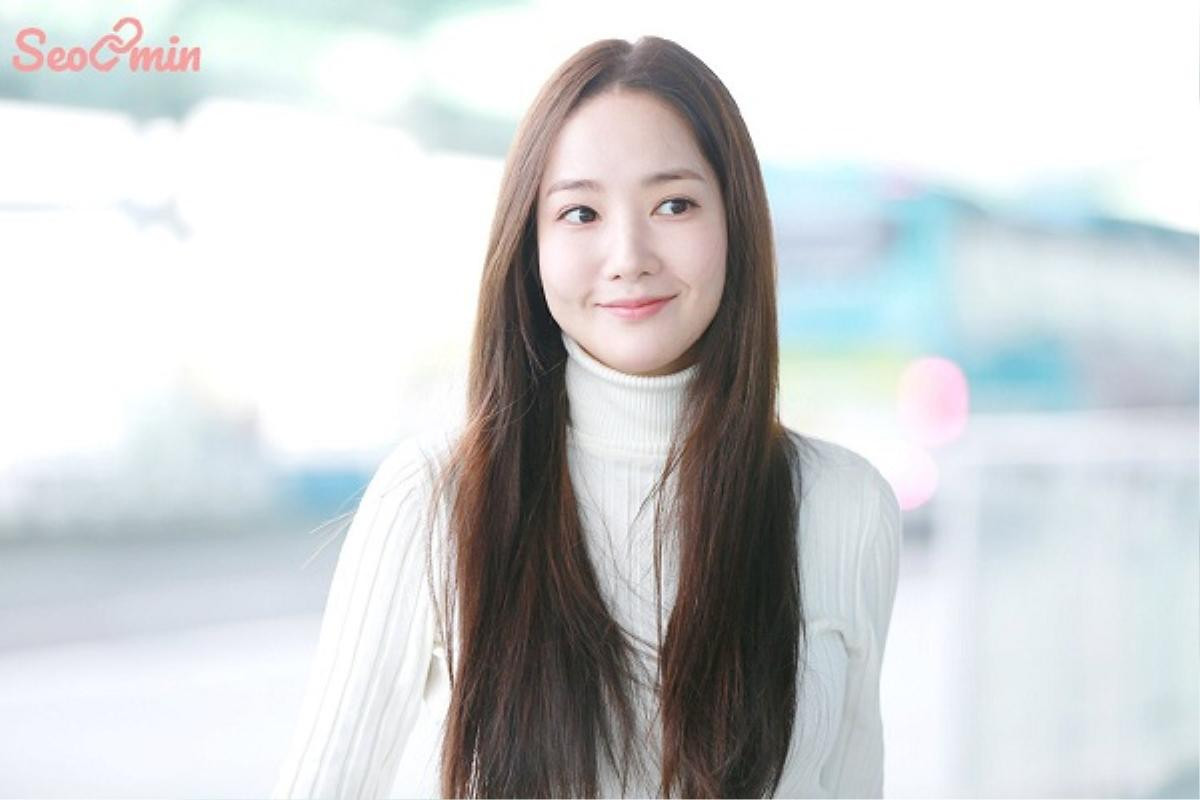 'Thư ký Kim' Park Min Young đẹp khó cưỡng khi sải bước như siêu mẫu tại sân bay Ảnh 4