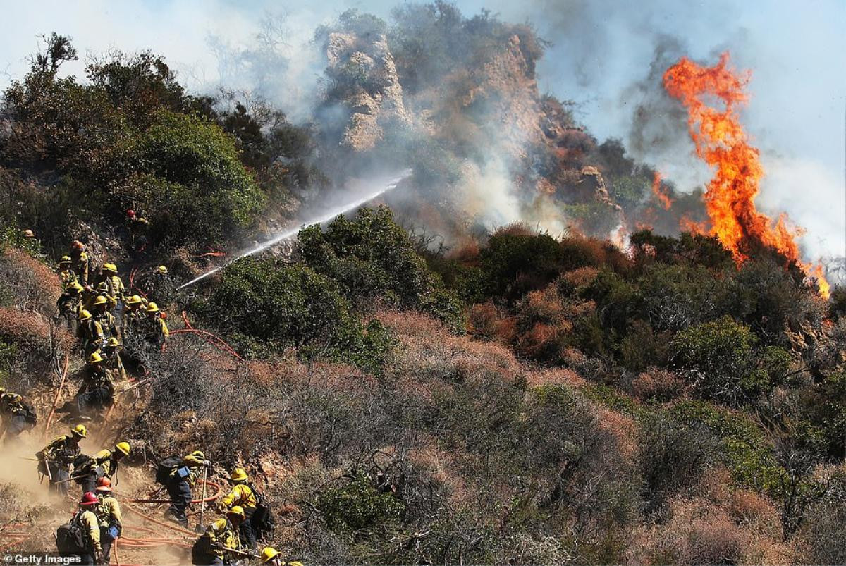 Cháy khu nhà giàu Los Angeles, đe dọa hàng trăm biệt thự triệu đô Ảnh 5