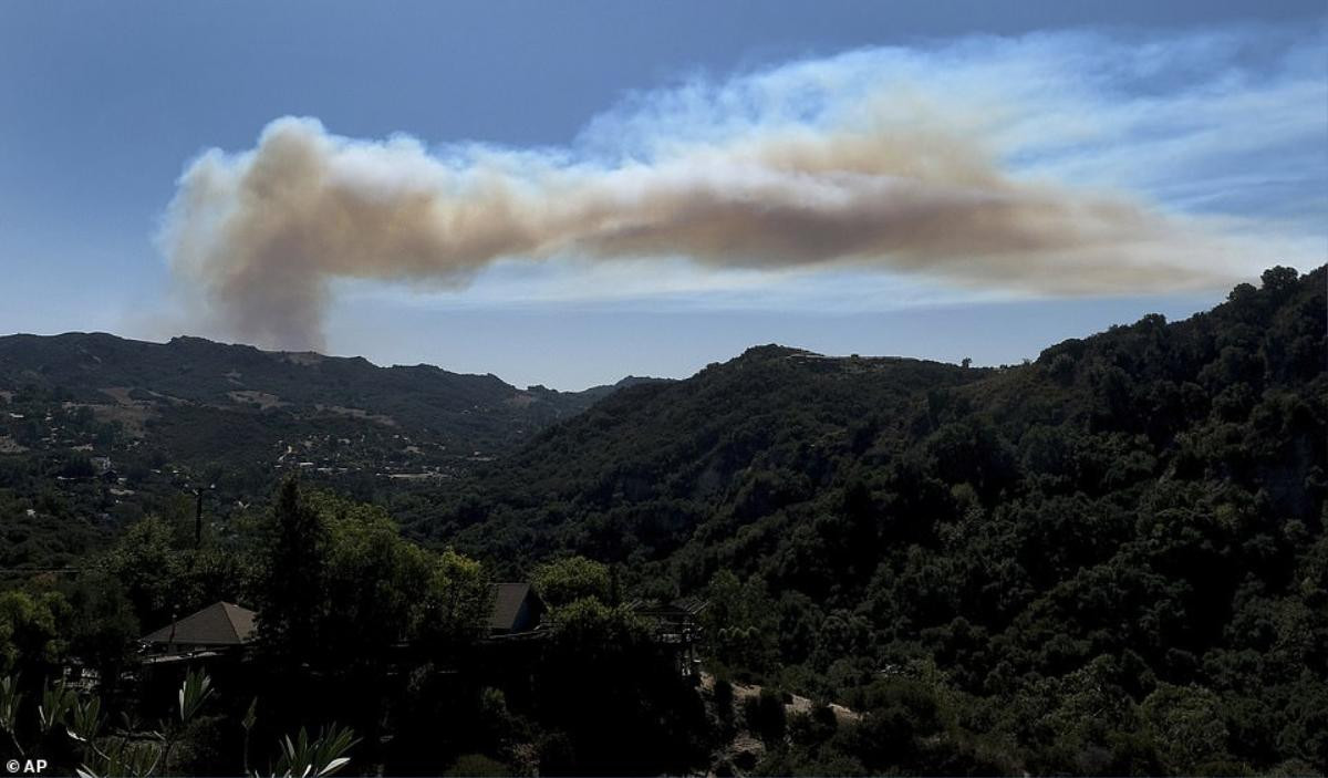 Cháy khu nhà giàu Los Angeles, đe dọa hàng trăm biệt thự triệu đô Ảnh 6