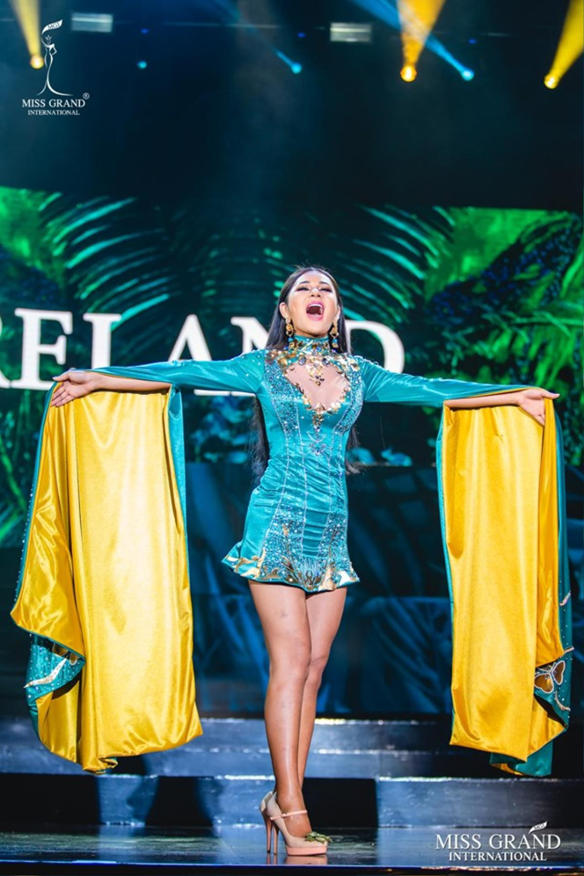 Ngoài Kiều Loan còn có bộ trang phục dân tộc thứ 2 'made in Vietnam', song bị chê thảm họa nhất Miss Grand International 2019 Ảnh 1