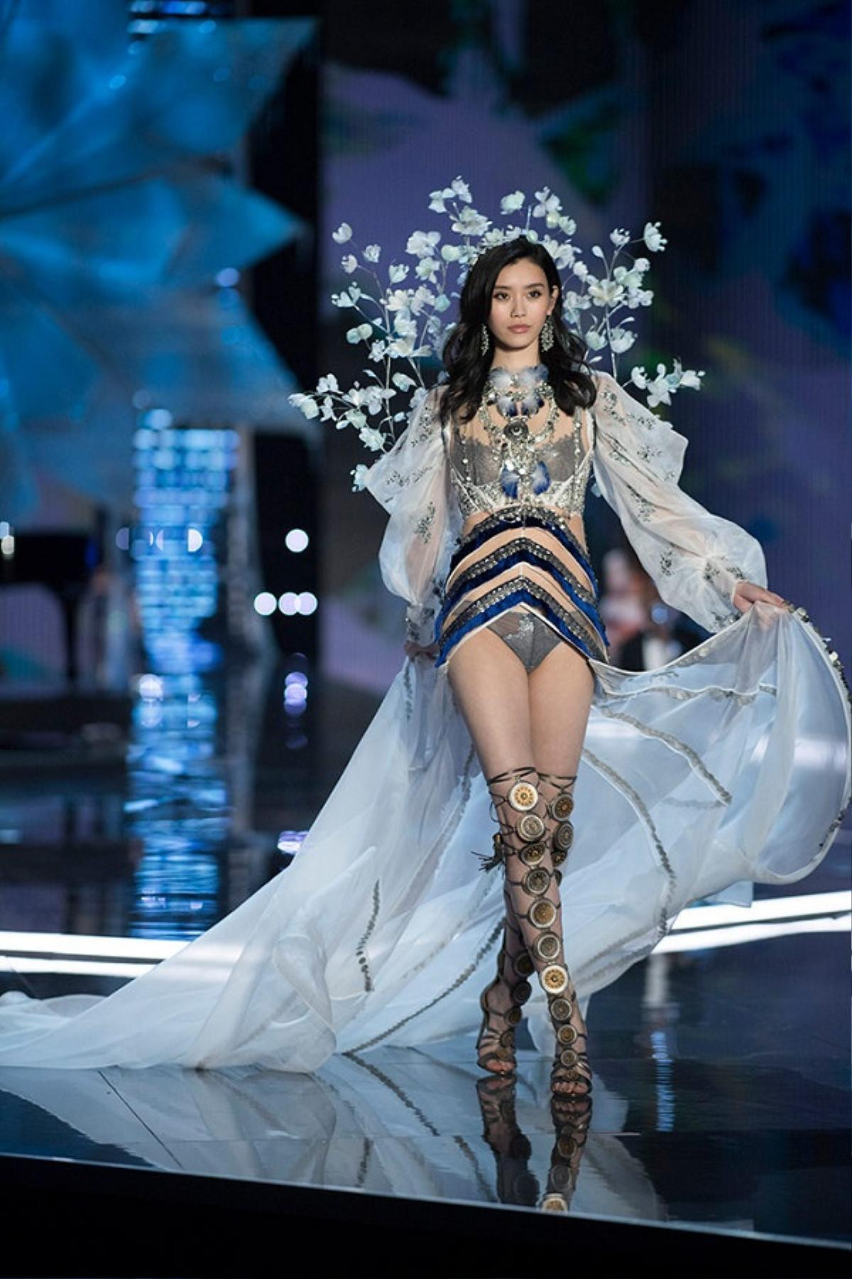 Thiên thần Victoria's Secret Ming Xi hạ sanh quý tử cho con trai tỷ phú sòng bạc Macau Ảnh 9