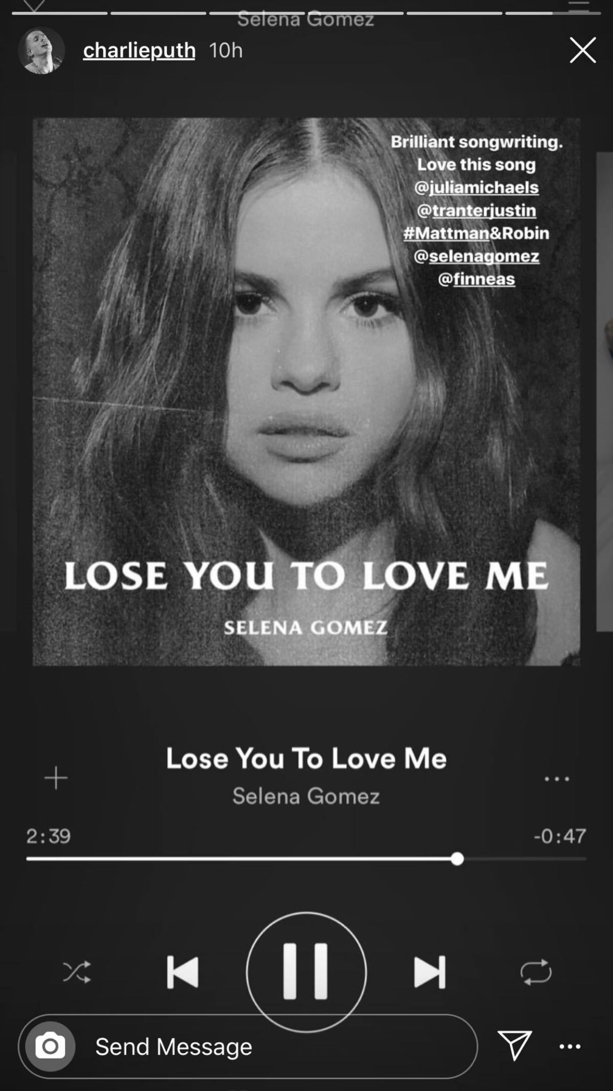 Mặc cho cú unfollow “chí mạng” của Selena Gomez, Charlie Puth vẫn ung dung thể hiện tình yêu đến ca khúc Lose You To Love Me. Ảnh 1