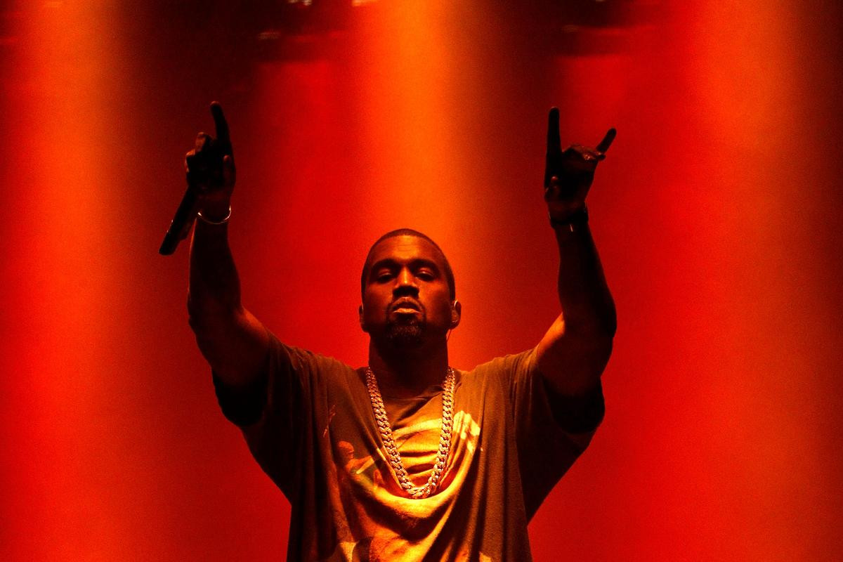 Tự nhận là nghệ sĩ vĩ đại nhất thế kỉ, Kanye West hứng chịu trận mưa 'gạch đá' không thương tiếc từ dư luận Ảnh 6