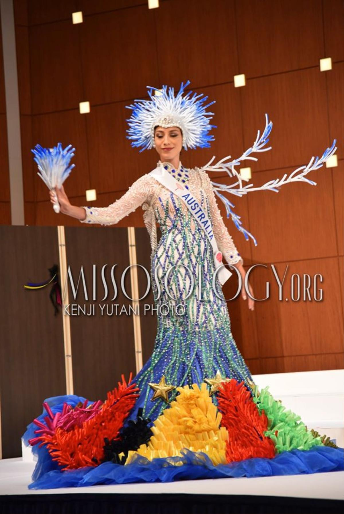 Miss International 2019: Trang phục dân tộc cực gắt của đối thủ Tường San, gây chú ý nhất là ý tưởng đụng độ 'Cò' của Hoàng Thuỳ Ảnh 17