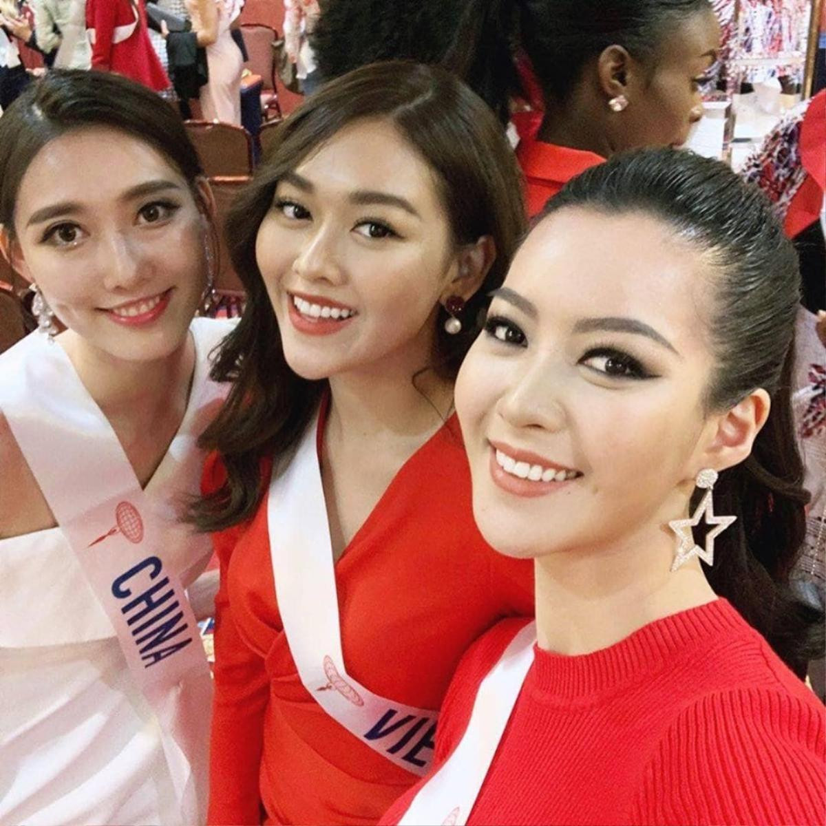 Diện chiếc váy đỏ tươi, Tường San ghi điểm vì lấn át đối thủ Miss International lại chẳng hề kém cạnh Đỗ Mỹ Linh Ảnh 3