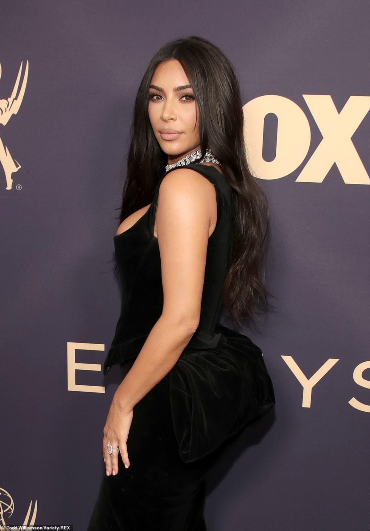 Dân Mỹ đổ xô đi bơm ngực, bơm môi để hóa thành Kim Kardashian, Kylie Jenner dịp Halloween Ảnh 2