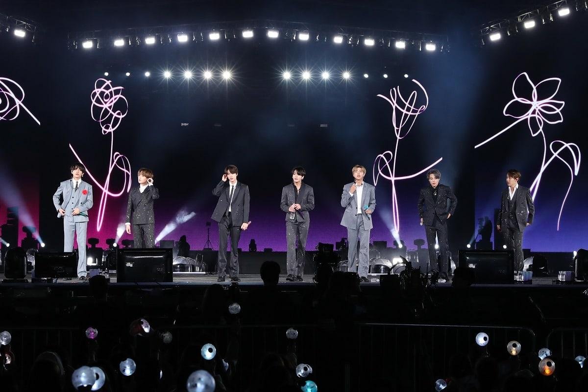 Concert world tour ngày cuối đầy cảm xúc của BTS, fan trending hashtag #SpeakYourselfTheFinal_D3 phủ kín Twitter Ảnh 2