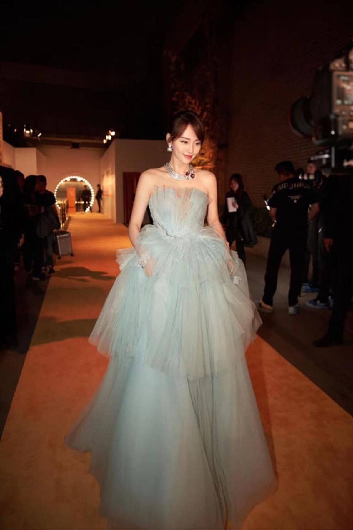 Angelababy cần dè chừng Mỹ nhân đẹp nhất 'Diên Hi Công Lược' Trương Gia Nghê ngày càng tỏa sáng tại các sự kiện thời trang Ảnh 5