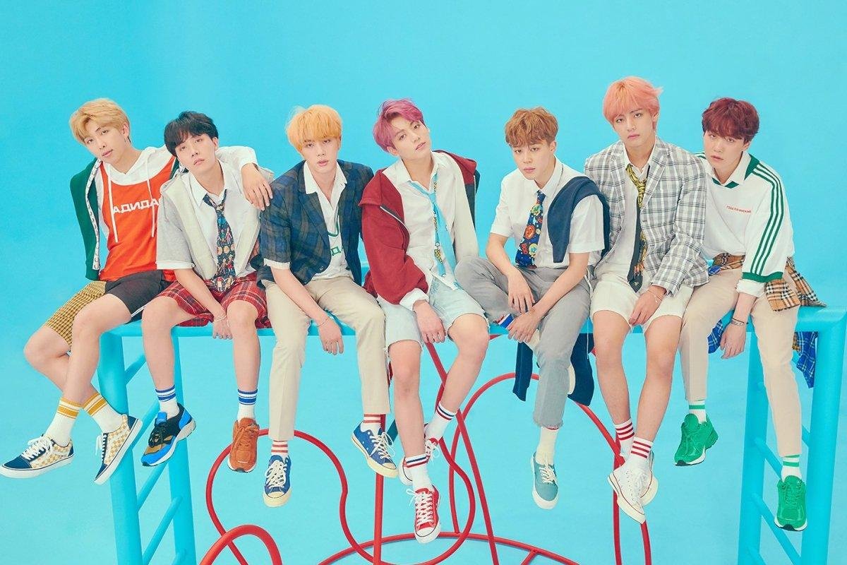 BTS khiến fan 'choáng váng' khi huy động 300 thiết bị bay để phục vụ cho tiết mục trình diễn Ảnh 7