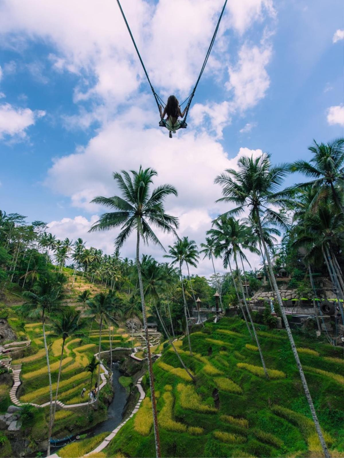 Chúng Huyền Thanh - Jay Quân hôn nhau nồng nàn ở Bali Ảnh 4