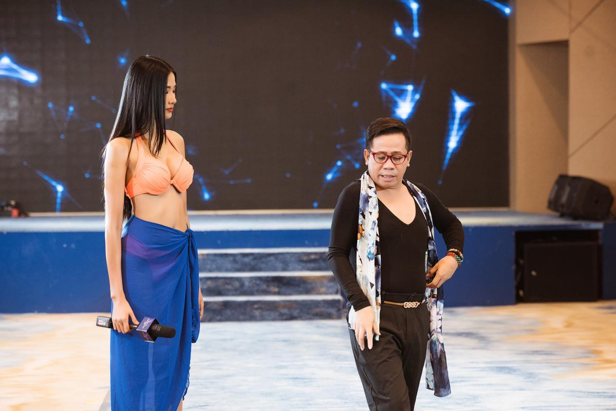 Thích 'slow-mo turn' của Catriona Gray, Hoàng Thùy mang 'Bamboo Walk' - 'Bước tre' đến Miss Universe? Ảnh 4