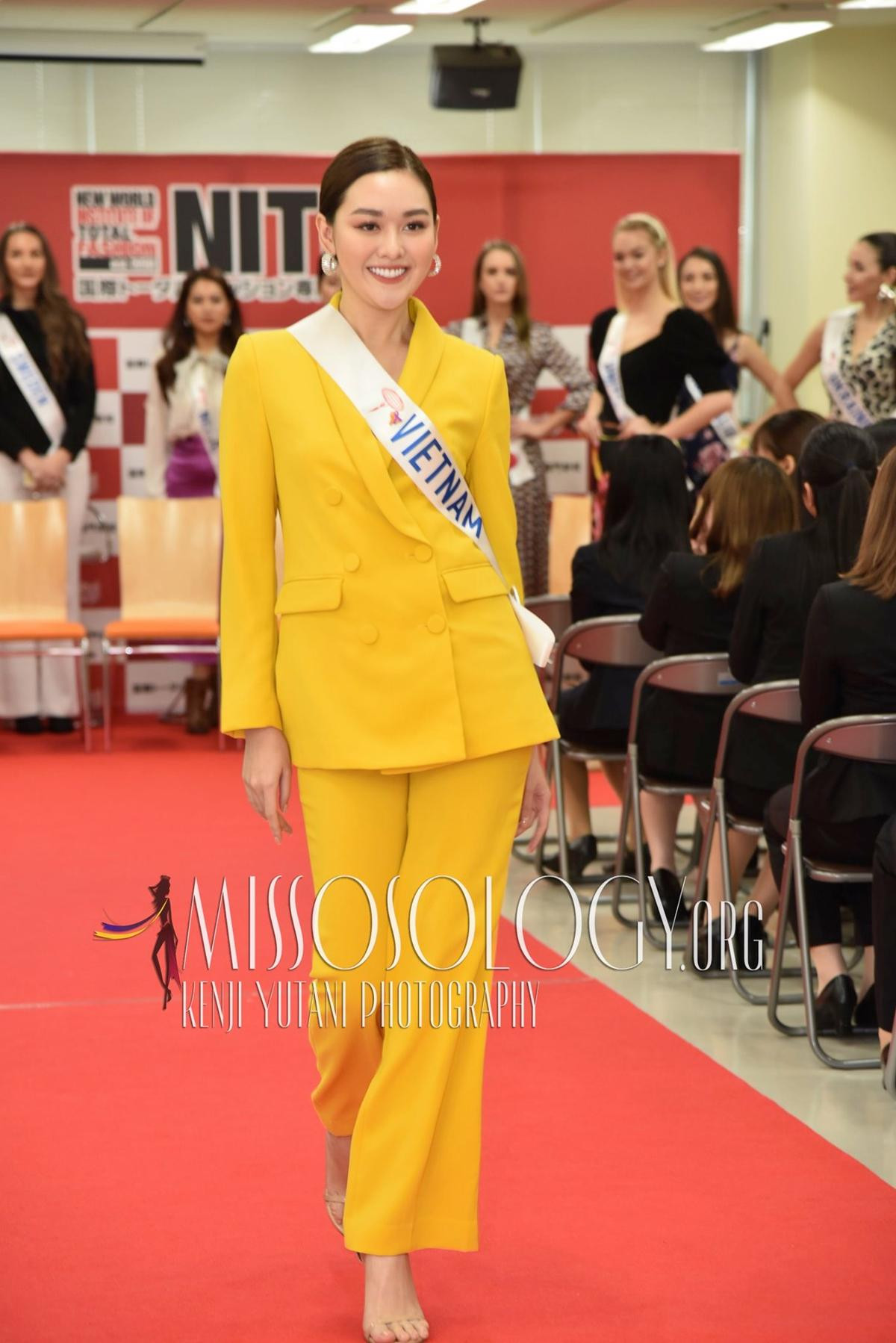 Tường San rạng rỡ, bất ngờ làm 'mentor' hướng dẫn nữ sinh Nhật Bản catwalk tại Miss International 2019 Ảnh 3