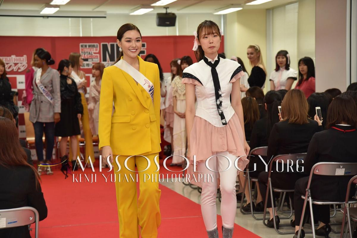 Tường San rạng rỡ, bất ngờ làm 'mentor' hướng dẫn nữ sinh Nhật Bản catwalk tại Miss International 2019 Ảnh 4