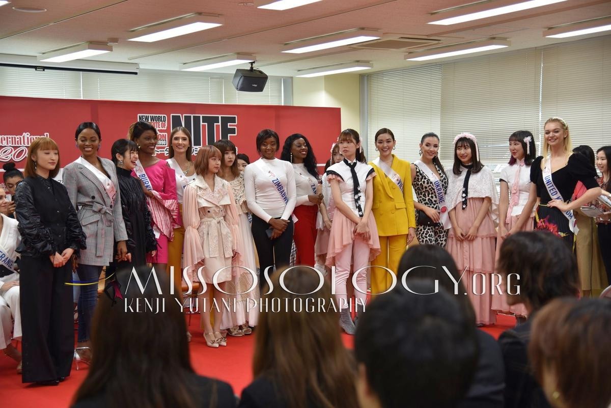 Tường San rạng rỡ, bất ngờ làm 'mentor' hướng dẫn nữ sinh Nhật Bản catwalk tại Miss International 2019 Ảnh 2