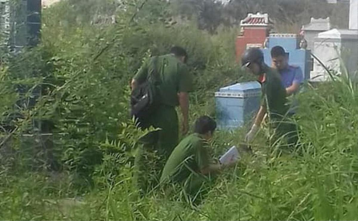 Nam thanh niên dùng dao đe dọa rồi kéo người phụ nữ nhổ lông vịt vào khu gò mả để cưỡng hiếp Ảnh 1