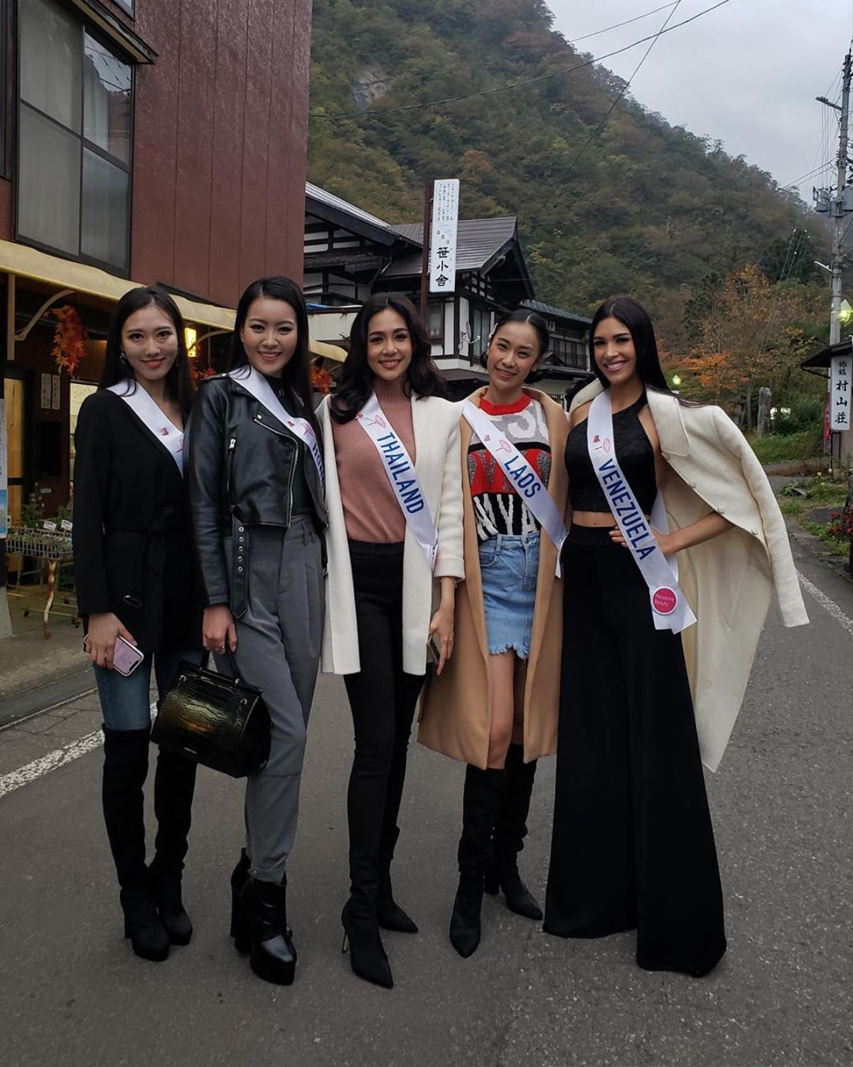 'Bản sao' Hoàng Thùy - Lâm Khánh Chi khiến cục diện của Miss International 2019 xoay chuyển, fan lo lắng cho Tường San Ảnh 9