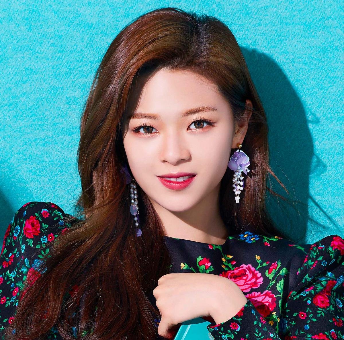 Sana tiếp tục thể hiện tình bạn thắm thiết với Jeongyeon (TWICE) nhân dịp sinh nhật của cô nàng Ảnh 4