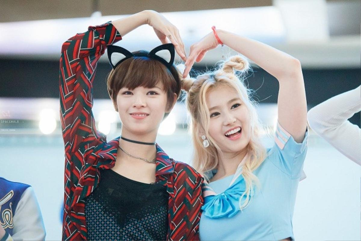 Sana tiếp tục thể hiện tình bạn thắm thiết với Jeongyeon (TWICE) nhân dịp sinh nhật của cô nàng Ảnh 1