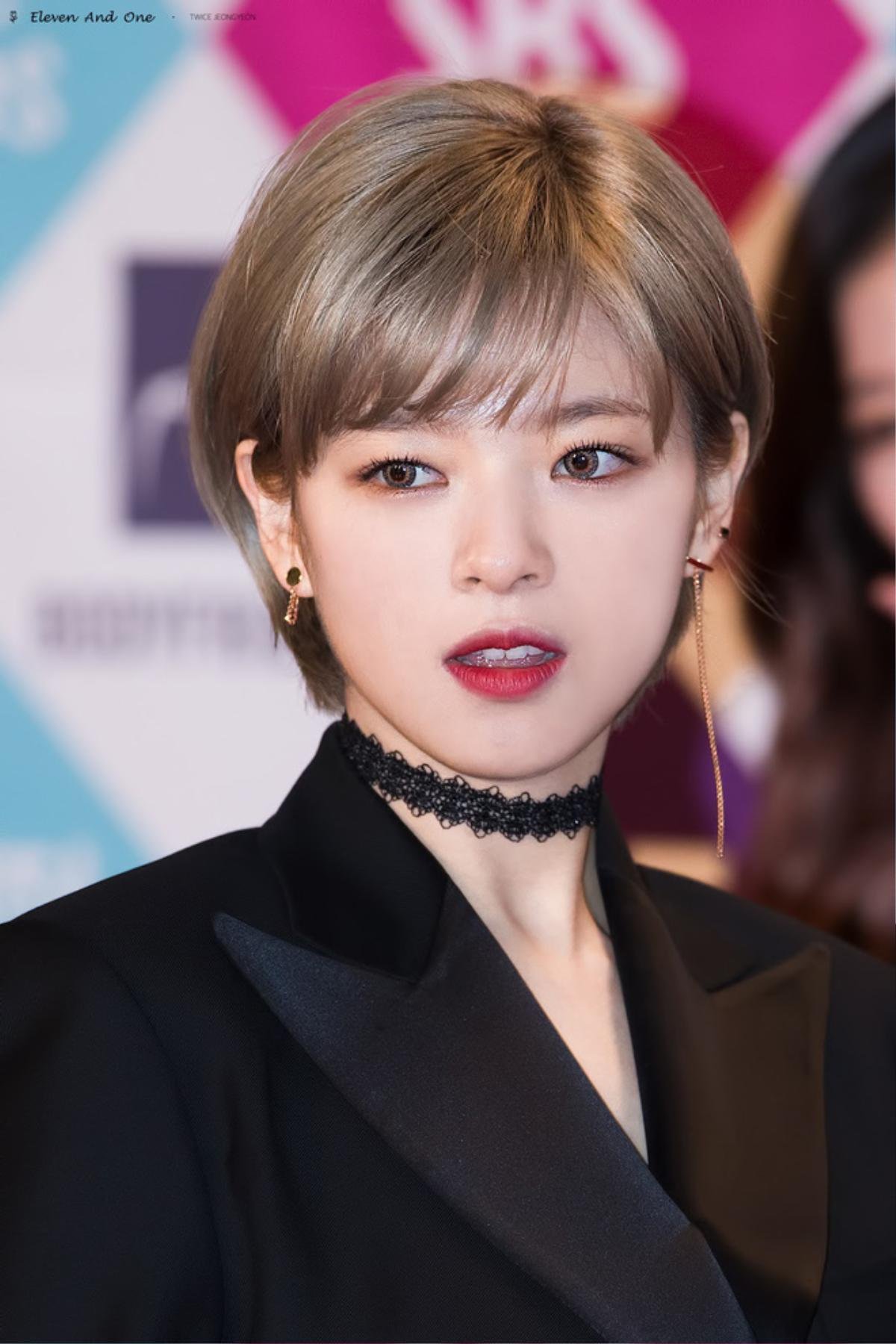 Sana tiếp tục thể hiện tình bạn thắm thiết với Jeongyeon (TWICE) nhân dịp sinh nhật của cô nàng Ảnh 3