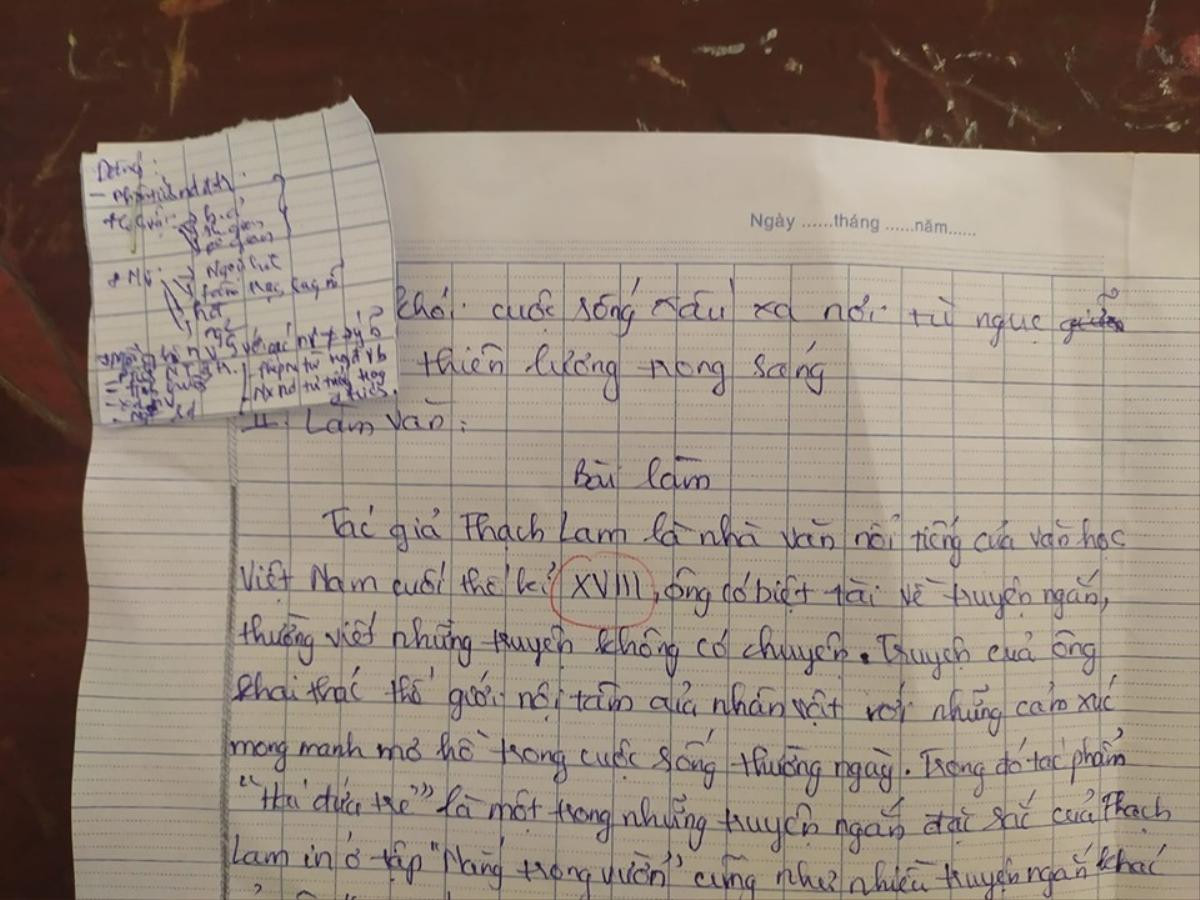 Ngỡ rằng sử dụng ‘phao' trót lọt môn Văn, nam sinh ngay lập tức 'méo mặt' vì hành động 'không đánh mà khai' của mình Ảnh 1