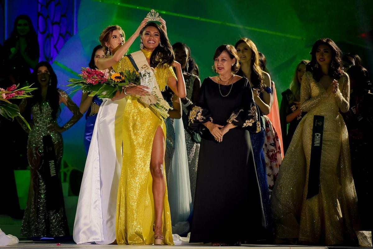 Miss Earth Air 2019 thừa nhận được truyền cảm hứng từ H'Hen Niê cùng chiếc váy vàng 'huyền thoại' Ảnh 8