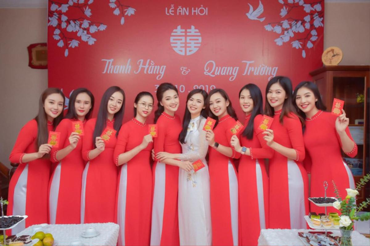 Dân mạng xuýt xoa trước dàn bê tráp 'xinh nhất Việt Nam' hội tụ toàn gái xinh, nổi bật hơn cả cô dâu Ảnh 2