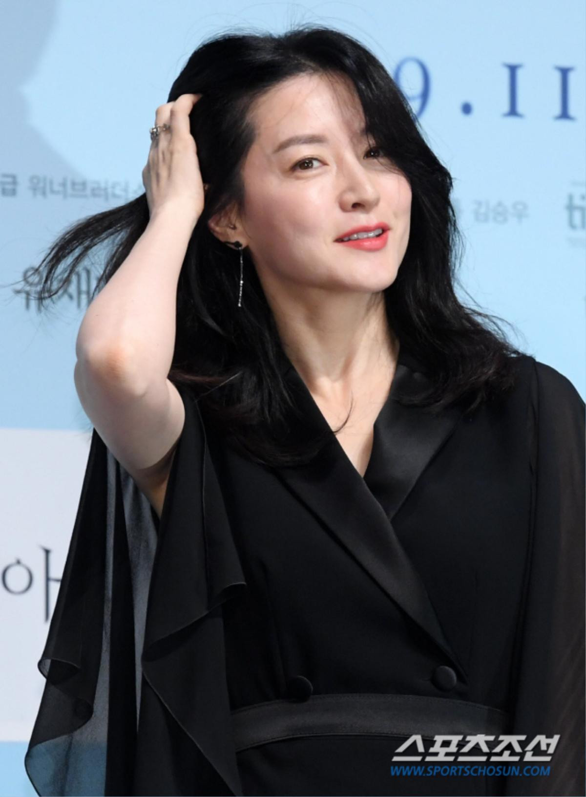 Lee Young Ae trẻ như gái đôi mươi dù sắp bước sang tuổi 50, Knet: 'Đẹp hơn idol 19 - 20 tuổi' Ảnh 4