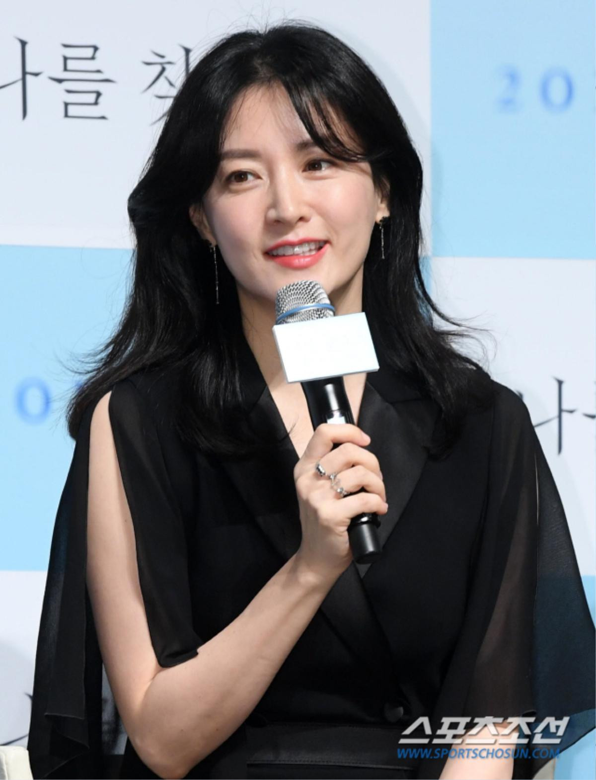 Lee Young Ae trẻ như gái đôi mươi dù sắp bước sang tuổi 50, Knet: 'Đẹp hơn idol 19 - 20 tuổi' Ảnh 5