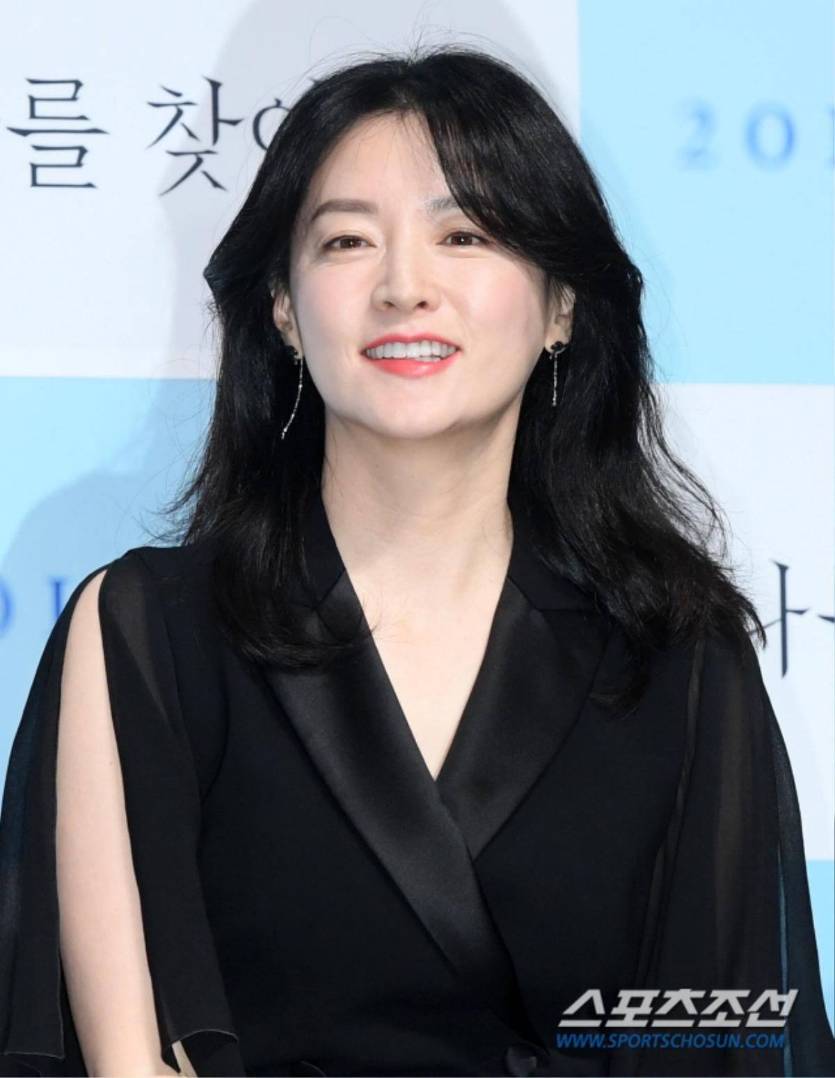 Lee Young Ae trẻ như gái đôi mươi dù sắp bước sang tuổi 50, Knet: 'Đẹp hơn idol 19 - 20 tuổi' Ảnh 7