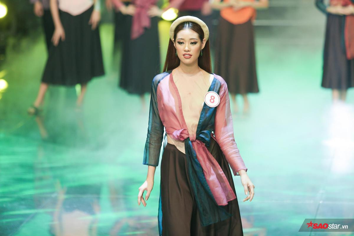 Giải bạc siêu mẫu Khánh Vân: Từ cô gái bánh bèo đến chiến binh '5000 máu' tại Miss Universe Việt Nam 2019 Ảnh 5