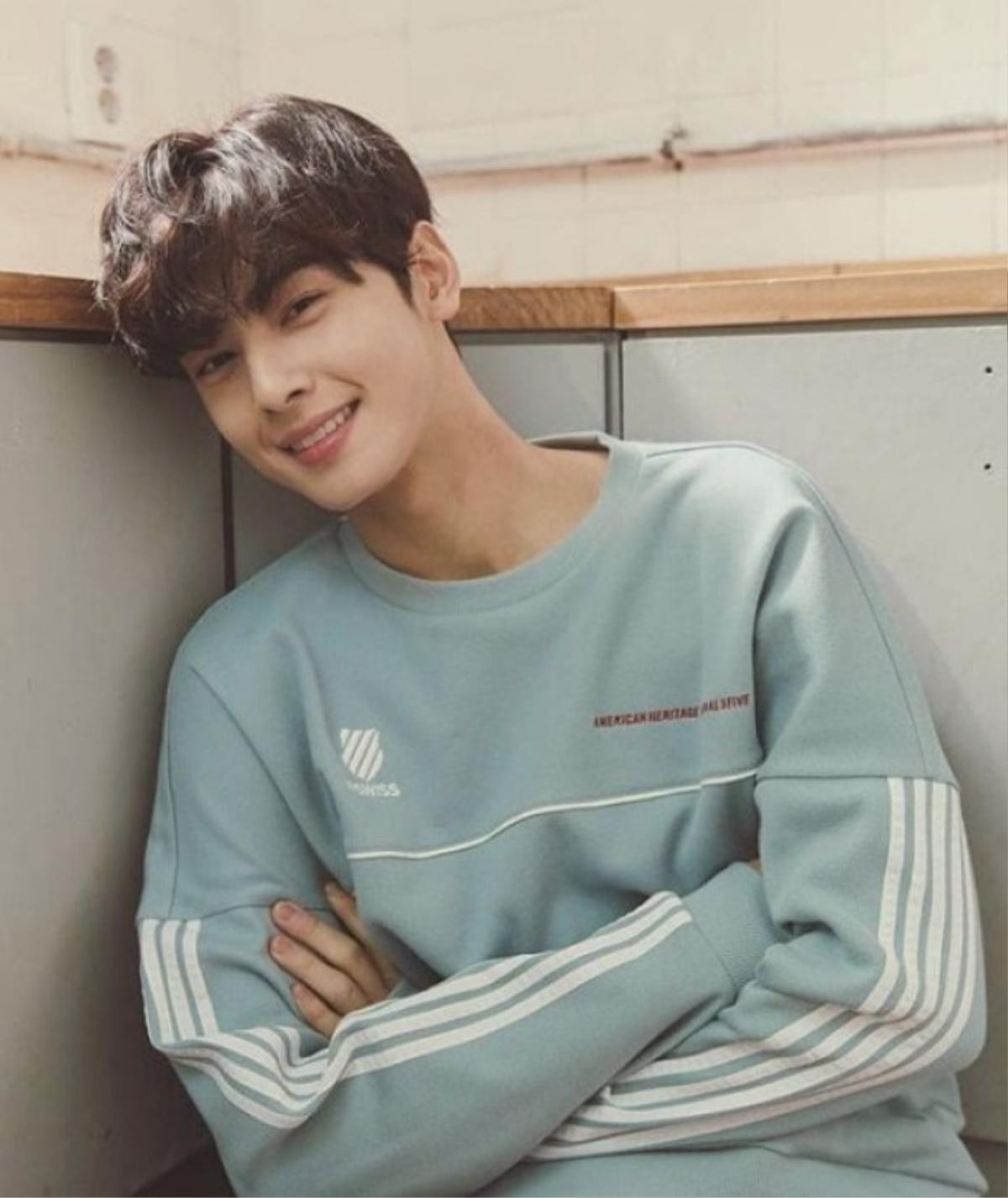 Eunwoo (ASTRO) lại chứng minh vẻ đẹp của mình kể cả khi đang ăn Ảnh 1