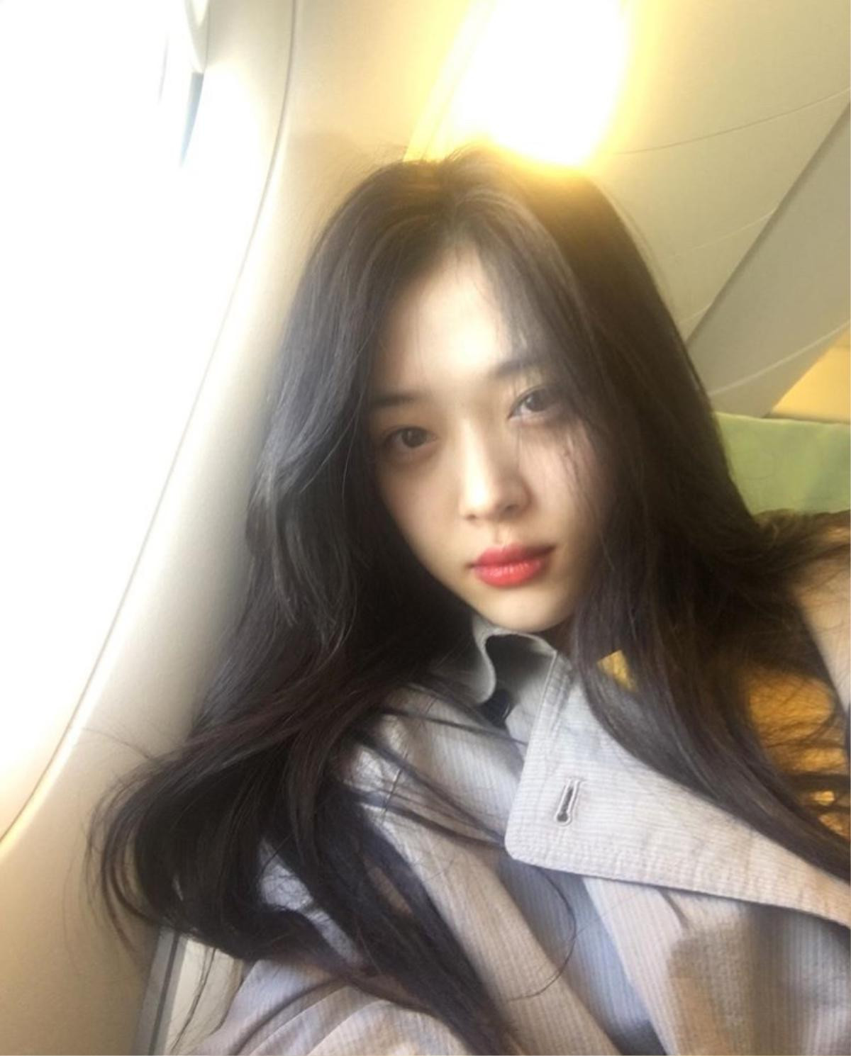 Krystal 'lộ diện' trên Instagram sau khi Sulli qua đời, Knet phản ứng thế nào? Ảnh 2